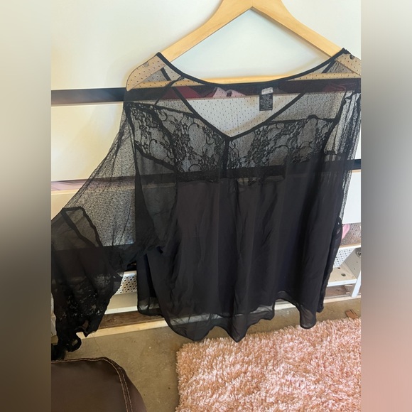 Black torrid long sleeve blouse - Picture 2 of 3